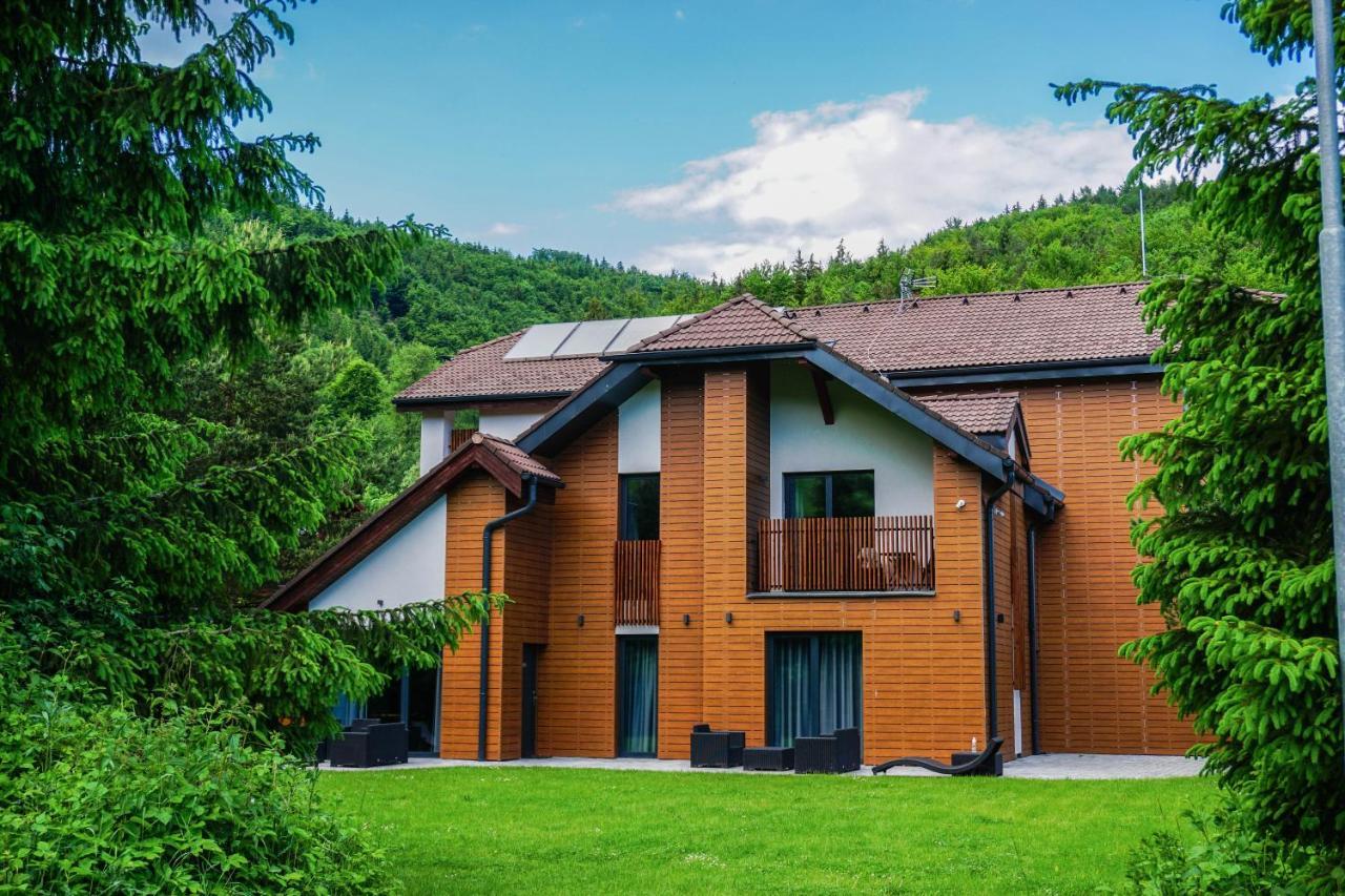 Penzión DEER Valča Exterior foto