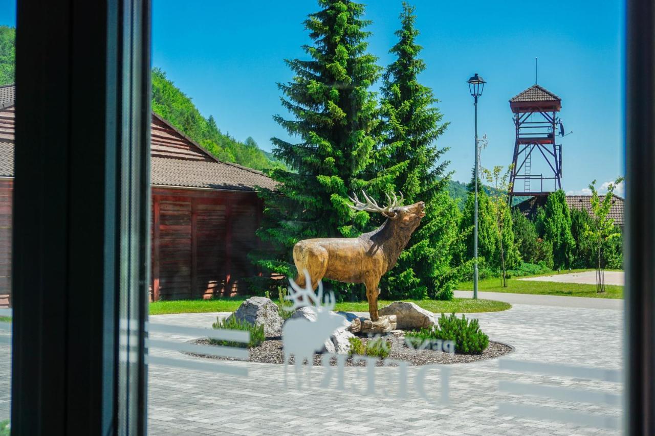 Penzión DEER Valča Exterior foto